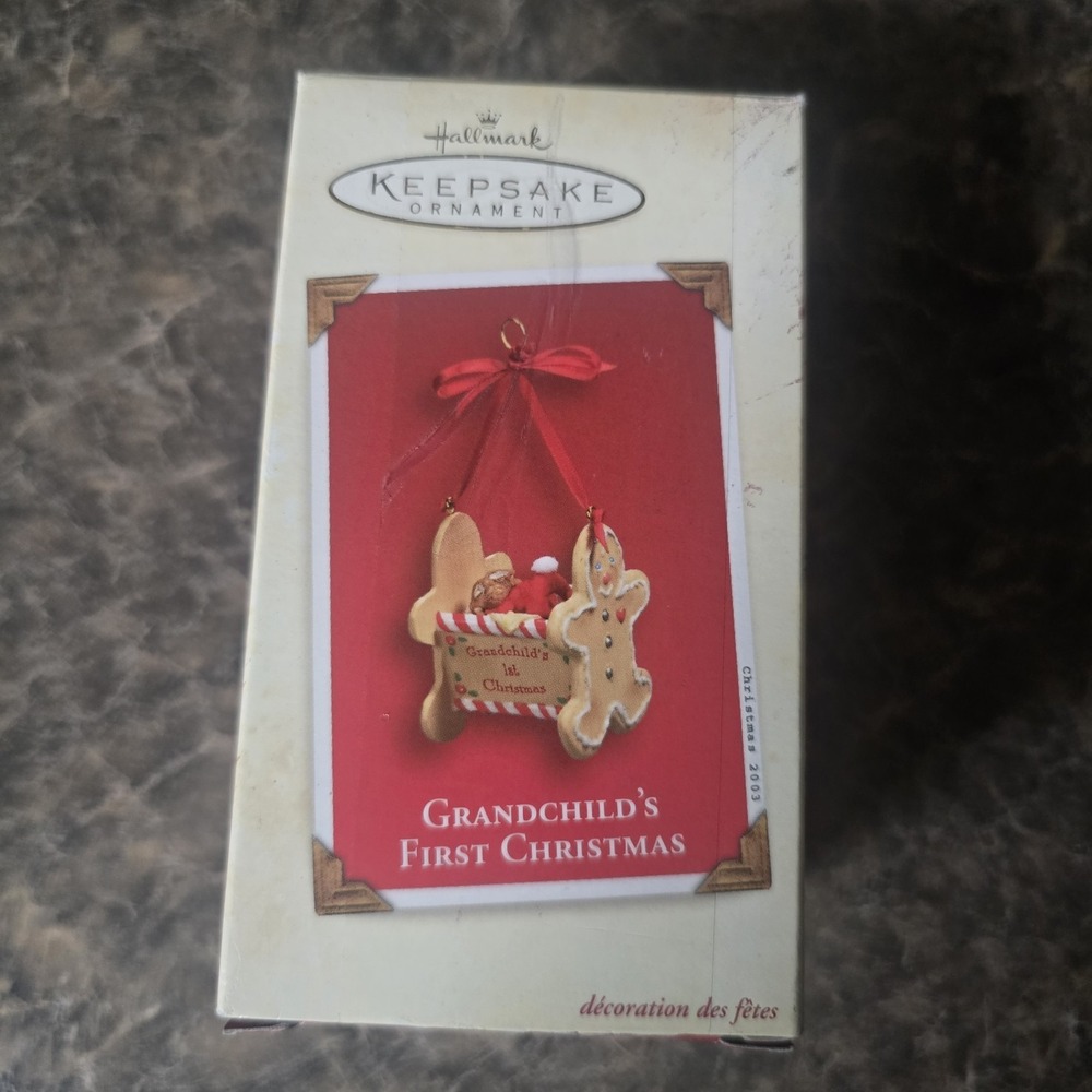 2003 Hallmark Grandchild's First Christmas Ornament U21